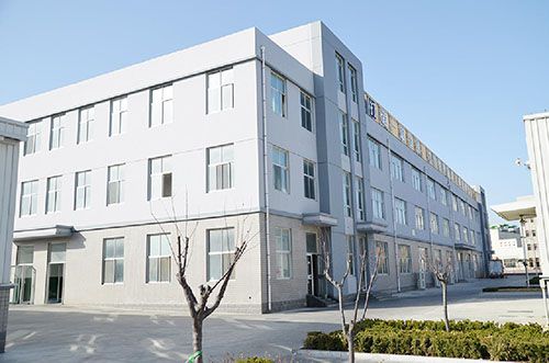 公司本著以人為本、誠信待人的理念，培養(yǎng)造就了一批專業(yè)人員
